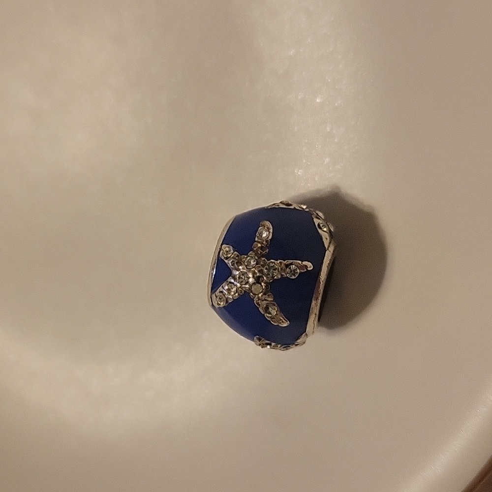 Retired Brighton Dazzle Blue Starfish Bead Charm - Picture 2 of 3